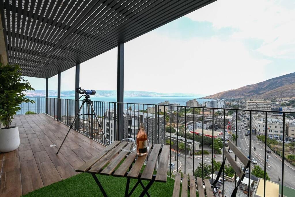 L.T.D- My View. 2 Bedroom Apartment By The Lake. Tiberias Buitenkant foto